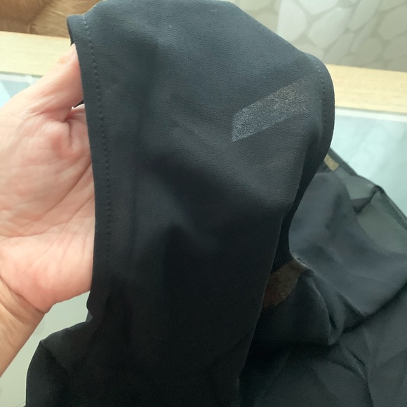 NWT Gold and black sleeveless maternity top - Picture 3 of 6